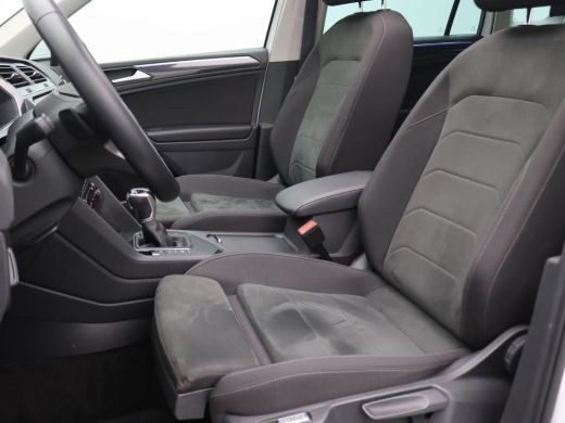 Volkswagen Tiguan 1.4 TSI eHybrid Elegance 245PK DSG led matrix, trekhaak, adaptive cruise, side assist, schuif-kan... ActivLease financial lease