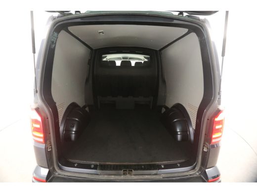 Volkswagen Transporter 2.0 TDI L2H1 | 204PK | Dubbele Cabine | 5 Persoons | DSG Automaat Airco Camera Carplay 2xSchuifde... ActivLease financial lease