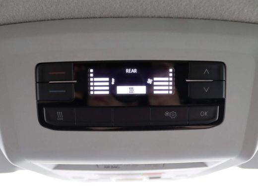 Volkswagen Transporter 2.0 TDI L2H1 30 150PK DSG 2x schuifdeur, Trekhaak, achteruitrijcamera, LED, cruise control, bijri... ActivLease financial lease