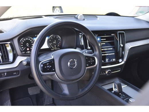 Volvo  V60 Cross Country Volvo B5 AWD Pro | Massage | Tr.H | B&W | Panodak | Nw.Pr. 77.500! ActivLease financial lease