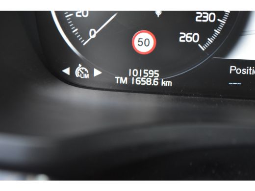 Volvo  V60 Cross Country Volvo B5 AWD Pro | Massage | Tr.H | B&W | Panodak | Nw.Pr. 77.500! ActivLease financial lease