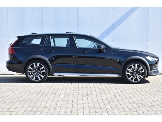Volvo  V60 Cross Country Volvo B5 AWD Pro | Massage | Tr.H | B&W | Panodak | Nw.Pr. 77.500! ActivLease financial lease