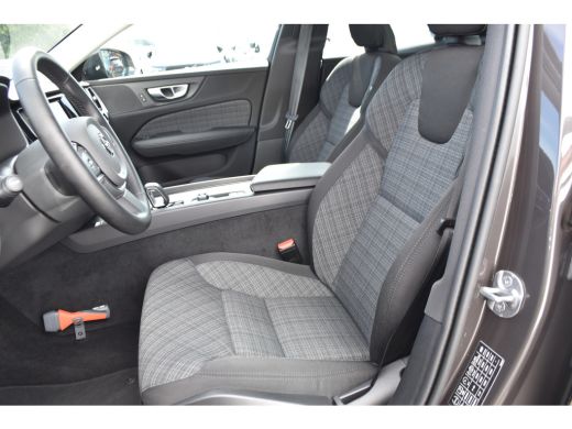 Volvo  V60 Volvo B3 Essential Edition |  BLIS | Trekhaak | Stoel/Stuurverwarming | ActivLease financial lease