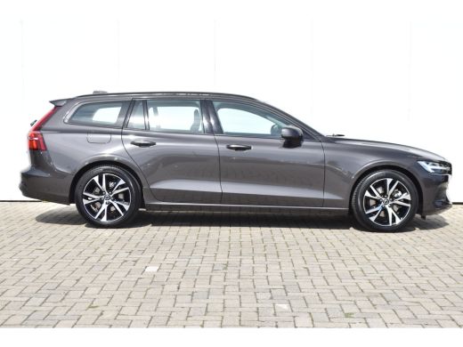Volvo  V60 Volvo B3 Essential Edition |  BLIS | Trekhaak | Stoel/Stuurverwarming | ActivLease financial lease