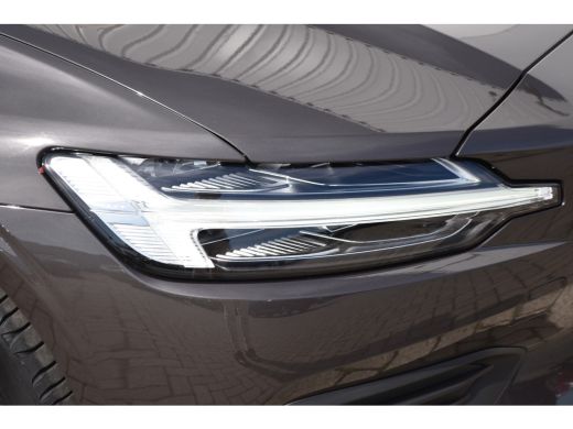 Volvo  V60 Volvo B3 Essential Edition |  BLIS | Trekhaak | Stoel/Stuurverwarming | ActivLease financial lease