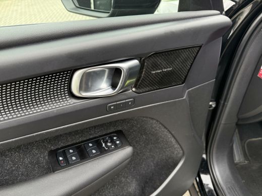 Volvo  XC40 Recharge P8 AWD R-Design Panoramadak SOH 93% 360 camera ActivLease financial lease