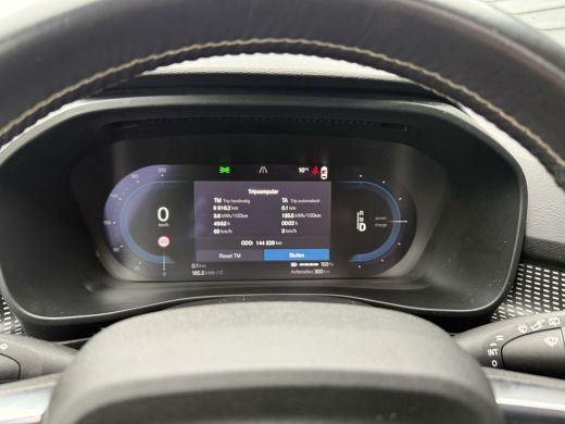Volvo  XC40 Recharge P8 AWD R-Design Panoramadak SOH 93% 360 camera ActivLease financial lease