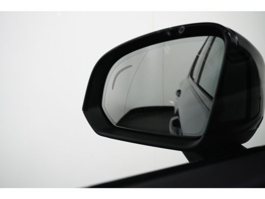 Volvo  XC40 Volvo 1.5 T5 Recharge Plus Dark | Blis | Elektrisch bedienbare stoel | Stoel + Stuurverw | Harman... ActivLease financial lease