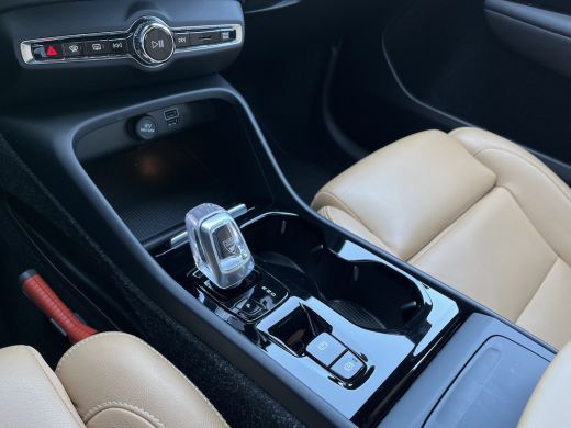Volvo  XC40 2.0 B5 AWD Inscription | Pilot Assist | Trekhaak | Leder | Stoelverwarming | ActivLease financial lease