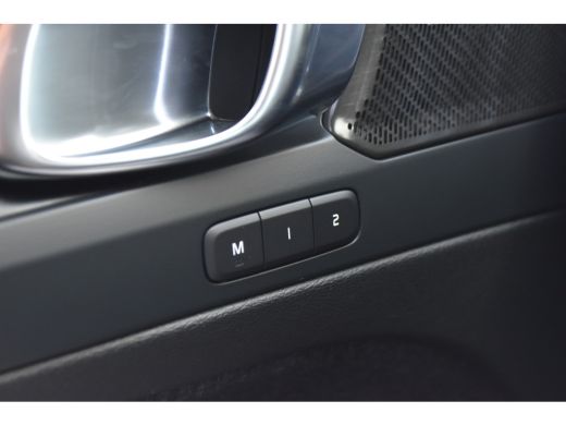 Volvo  XC40 Recharge Twin Ultimate Black Edition | 78 kWh | 360Cam | Harman Kardon| Trekhaak | Pano | ActivLease financial lease