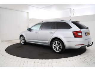 Skoda Octavia Combi 1.6 TDI Greentech Style Business Navigatie, Trekhaak, Virtual, Apple Carplay, Stoelverwarming