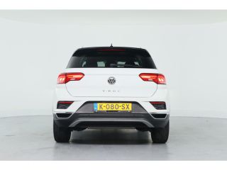 Volkswagen T-Roc 1.5 TSI Sport | Automaat | Stoelverwarming | Adaptive Cruise | Climate Control | Navigatie | Came...