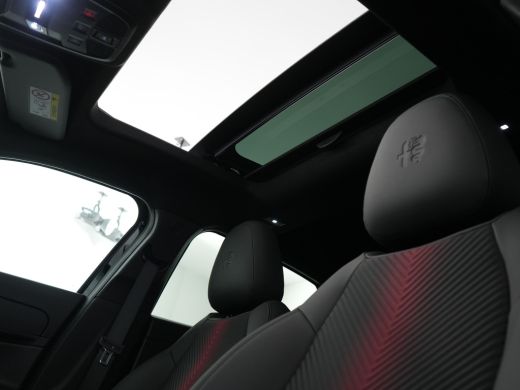 Alfa Romeo Junior Alfa Romeo 1.2 Turbo Hybrid Ibrida | Achteruitrijcamera | Apple Carplay/Android Auto|telefooninte... ActivLease financial lease