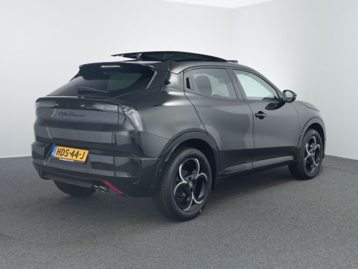 Alfa Romeo Junior Alfa Romeo 1.2 Turbo Hybrid Ibrida | Achteruitrijcamera | Apple Carplay/Android Auto|telefooninte... ActivLease financial lease