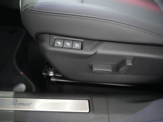 Alfa Romeo Junior Alfa Romeo 1.2 Turbo Hybrid Ibrida | Achteruitrijcamera | Apple Carplay/Android Auto|telefooninte... ActivLease financial lease