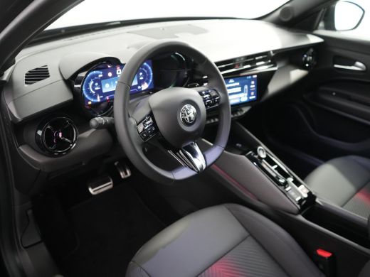 Alfa Romeo Junior Alfa Romeo 1.2 Turbo Hybrid Ibrida | Achteruitrijcamera | Apple Carplay/Android Auto|telefooninte... ActivLease financial lease