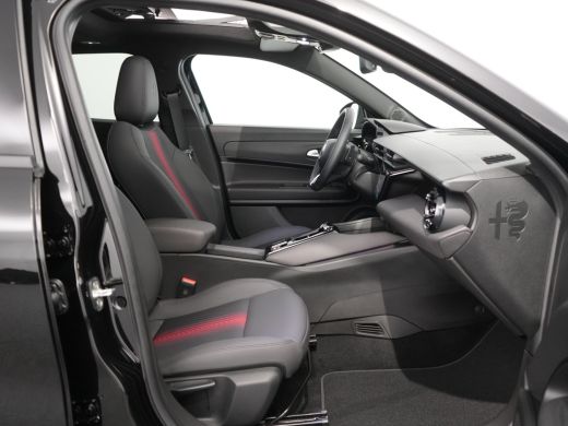 Alfa Romeo Junior Alfa Romeo 1.2 Turbo Hybrid Ibrida | Achteruitrijcamera | Apple Carplay/Android Auto|telefooninte... ActivLease financial lease