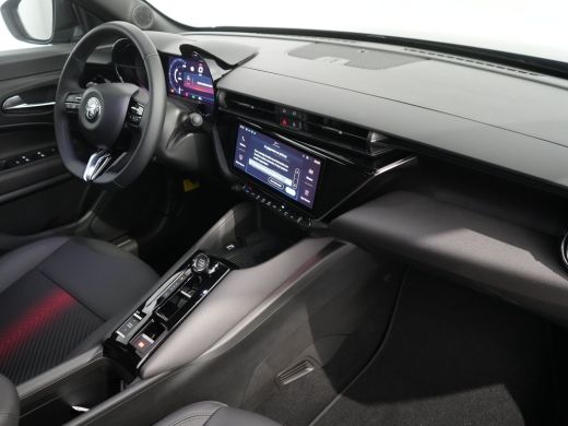 Alfa Romeo Junior Alfa Romeo 1.2 Turbo Hybrid Ibrida | Achteruitrijcamera | Apple Carplay/Android Auto|telefooninte... ActivLease financial lease