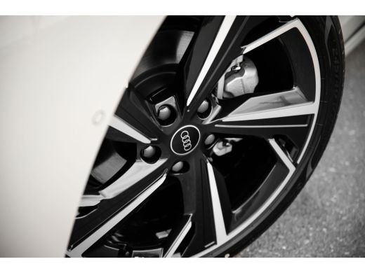Audi A6 Sportback e-tron Audi Advanced edition 83 kWh | Keyless | 360 camera | Adaptive cruise ActivLease financial lease