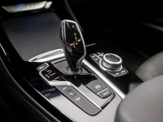BMW X3 xDrive30e Sportline 293Pk Automaat (GROOT NAVI, M STUUR, DEALER ONDERHOUDEN, SFEERVERLICHTING, ST... ActivLease financial lease