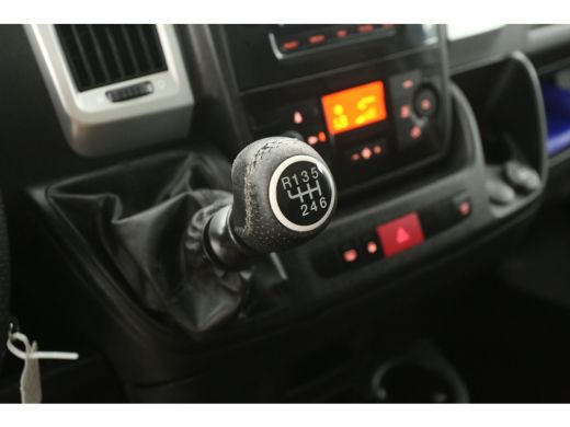 Fiat Ducato 30 2.3 MultiJet L2H2 Airco Camera Cruise Navigatie 15"LMV 3 Persoons Elektrpakket ActivLease financial lease