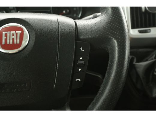 Fiat Ducato 30 2.3 MultiJet L2H2 Airco Camera Cruise Navigatie 15"LMV 3 Persoons Elektrpakket ActivLease financial lease