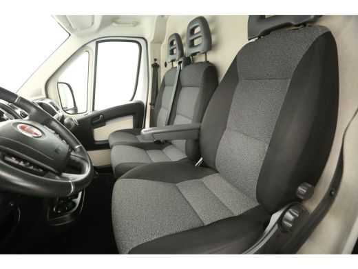 Fiat Ducato 30 2.3 MultiJet L2H2 Airco Camera Cruise Navigatie 15"LMV 3 Persoons Elektrpakket ActivLease financial lease