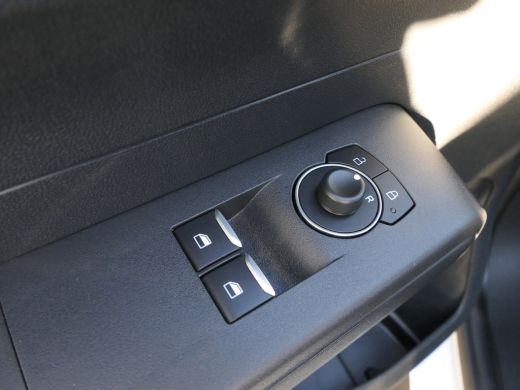 Ford Transit Courier Ford 1.5 EcoBlue Trend | Camera | CarPlay/Android Auto | Winterpack | Parkeersensoren voor en ach... ActivLease financial lease