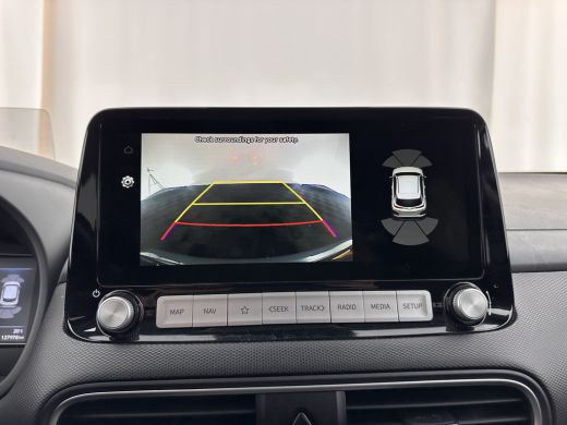 Hyundai KONA EV Premium 64 kWh [ 3-Fase ] (INCL-BTW) *FULL-LEATHER | HEAD-UP | FULL-LED | NAVI-FULLMAP | DAB |... ActivLease financial lease