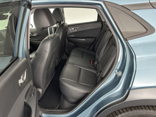 Hyundai KONA EV Premium 64 kWh [ 3-Fase ] (INCL-BTW) *FULL-LEATHER | HEAD-UP | FULL-LED | NAVI-FULLMAP | DAB |... ActivLease financial lease