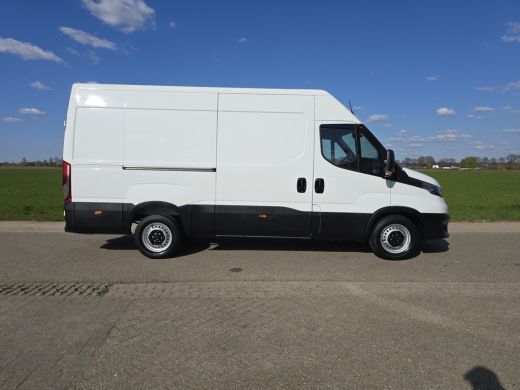 Iveco Daily 35S14V 2.3 352L H2 - 140 Pk - Euro 6 - Airco - Cruise Control ActivLease financial lease