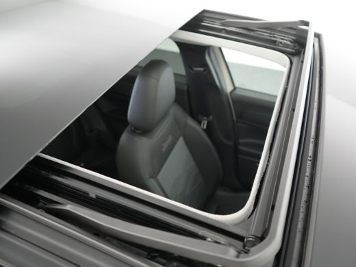 Jeep Avenger Jeep Summit 54 kWh | Achteruitrijcamera | Afdaal assistent | Airco (automatisch) ActivLease financial lease