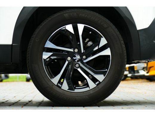 Peugeot 2008 Peugeot 1.2 PURETECH 130PK ALLURE PACK / NAVI / LED / PDC / CLIMA / 17"LMV / CAMERA / KEYLESS / W... ActivLease financial lease