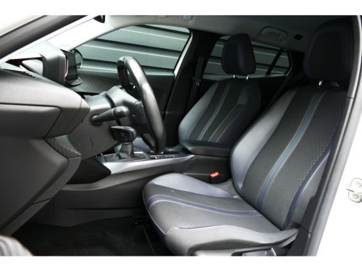 Peugeot 2008 Peugeot 1.2 PURETECH 130PK ALLURE PACK / NAVI / LED / PDC / CLIMA / 17"LMV / CAMERA / KEYLESS / W... ActivLease financial lease