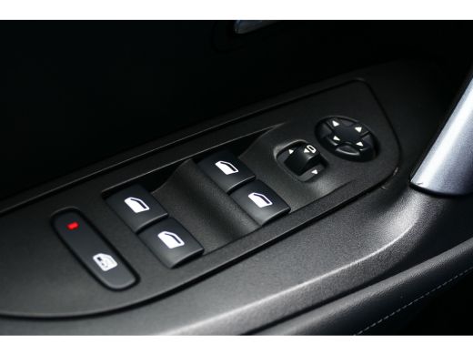 Peugeot 2008 Peugeot 1.2 PURETECH 130PK ALLURE PACK / NAVI / LED / PDC / CLIMA / 17"LMV / CAMERA / KEYLESS / W... ActivLease financial lease