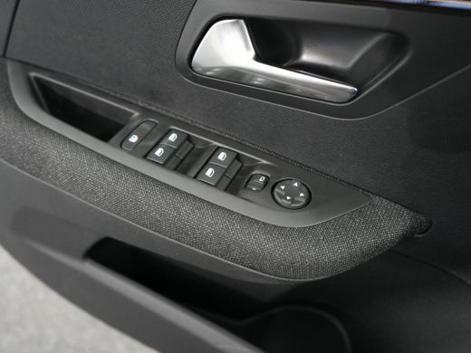Peugeot 208 Peugeot Style | Dashboard en deurpanelen in kunststof met carboneffect | Elektrisch verstelbare e... ActivLease financial lease