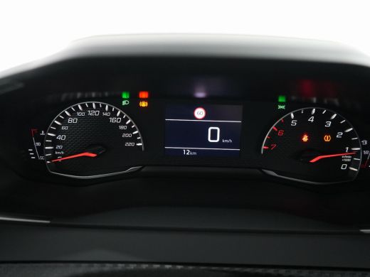 Peugeot 208 Peugeot Style | Dashboard en deurpanelen in kunststof met carboneffect | Elektrisch verstelbare e... ActivLease financial lease