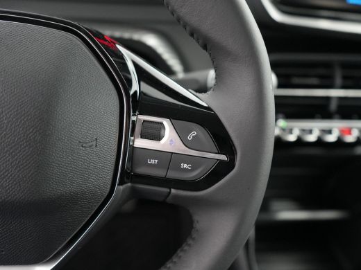 Peugeot 208 Peugeot Style | Dashboard en deurpanelen in kunststof met carboneffect | Elektrisch verstelbare e... ActivLease financial lease