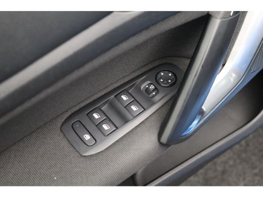 Peugeot 308 SW Peugeot 1.2 PureTech Blue Lease Allure | Achteruitrijcamera | Airco (automatisch) | Apple Carp... ActivLease financial lease