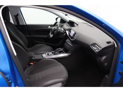 Peugeot 308 SW Peugeot 1.2 PureTech Blue Lease Allure | Achteruitrijcamera | Airco (automatisch) | Apple Carp... ActivLease financial lease