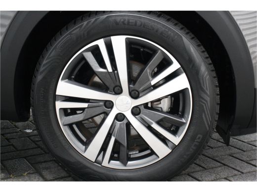 Peugeot 5008 1.2 PURETECH 130PK 7-ZITS ALLURE PACK AUTOMAAT / NAVI / CLIMA / PDC / 18" LMV / CAMERA / KEYLESS ... ActivLease financial lease