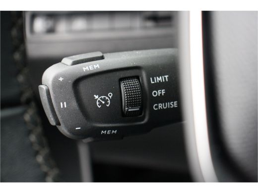 Peugeot 5008 1.2 PURETECH 130PK 7-ZITS ALLURE PACK AUTOMAAT / NAVI / CLIMA / PDC / 18" LMV / CAMERA / KEYLESS ... ActivLease financial lease