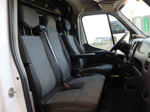 Renault Master T35 2.3 DCI 145 PK DUBBEL LUCHT L4H3 + 3500 KG TREKHAAK ActivLease financial lease