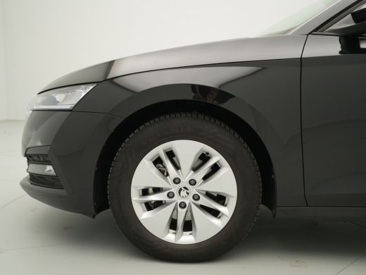 Skoda Octavia Combi 1.0 e-TSI 110pk DSG Business Edition Trekhaak Navigatie Pdc Clima ActivLease financial lease