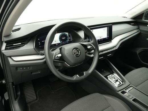 Skoda Octavia Combi 1.0 e-TSI 110pk DSG Business Edition Trekhaak Navigatie Pdc Clima ActivLease financial lease