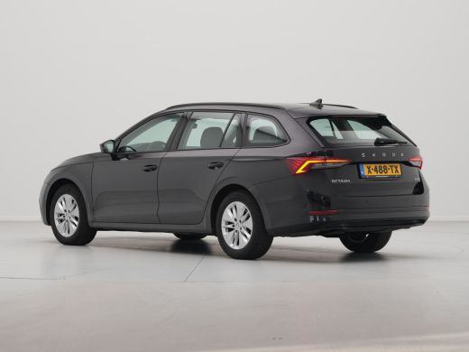 Skoda Octavia Combi 1.0 e-TSI 110pk DSG Business Edition Trekhaak Navigatie Pdc Clima ActivLease financial lease