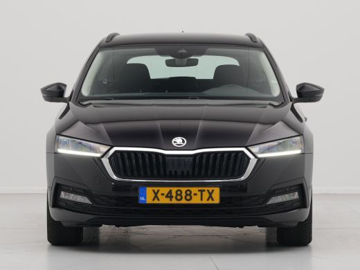 Skoda Octavia Combi 1.0 e-TSI 110pk DSG Business Edition Trekhaak Navigatie Pdc Clima ActivLease financial lease