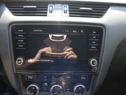 Skoda Octavia Combi 1.5 TSI Greentech Ambition Business TREKHAAK NAVI ActivLease financial lease