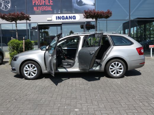 Skoda Octavia Combi 1.5 TSI Greentech Ambition Business TREKHAAK NAVI ActivLease financial lease