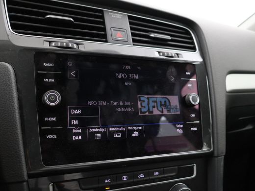 Volkswagen Golf 1.6 TDI 5-DEURS *BTW* + APPLE CARPLAY | TREKHAAK | DAB+ | NAVIGATIE ActivLease financial lease